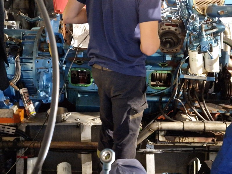 Révision 12000 Heures R4 Baudouin 8M26.2 Vedette Henri Jacques Esperandieu